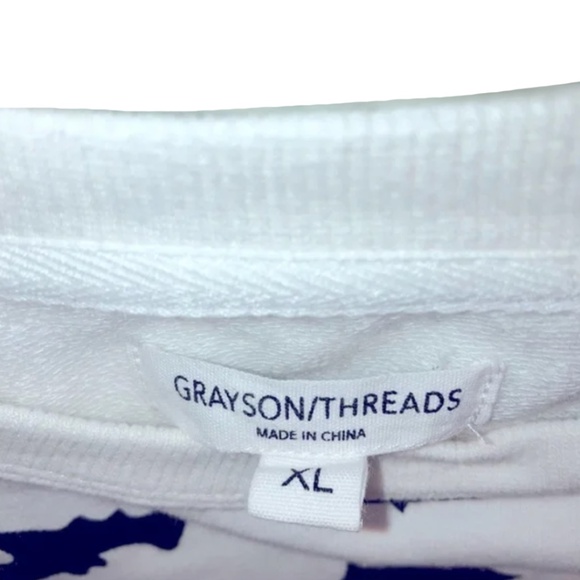 XL | Bat 🦇 Sweater - Picture 3 of 3